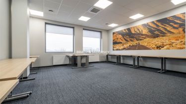 Powierzchnia biurowa z parkingiem  - 400m2