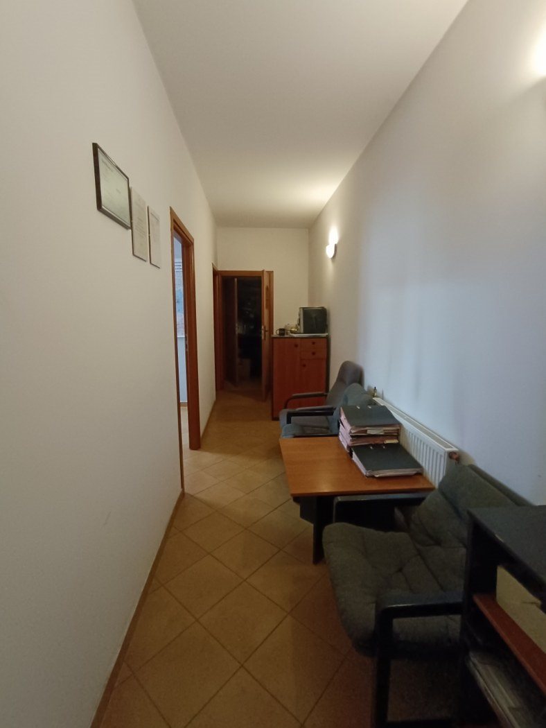 Lokal około 70m2, I piętro, ul. Ściegiennego miniaturka 6