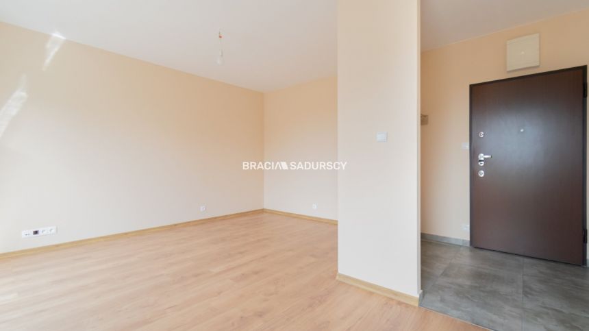 1pok z oddzielną kuchnią/winda/piwnic/balkon/garaż miniaturka 3