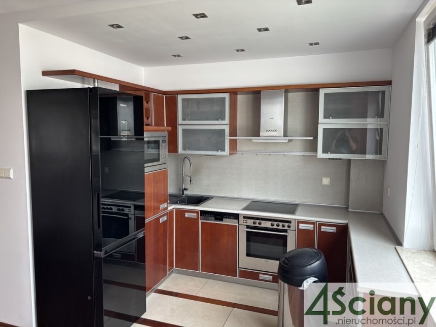 Komfortowy 4-pokojowy apartament na Woli miniaturka 6