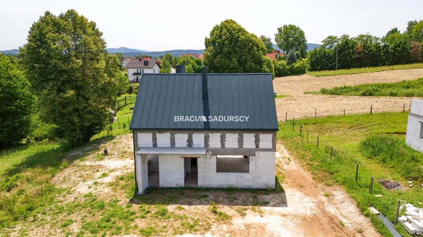 Dom w spokojnej okolicy Jeziora Dobczyckiego. miniaturka 5