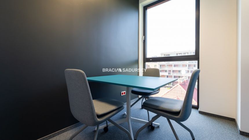 powierzchnia biurowa w nowoczesnym biurowcu miniaturka 30