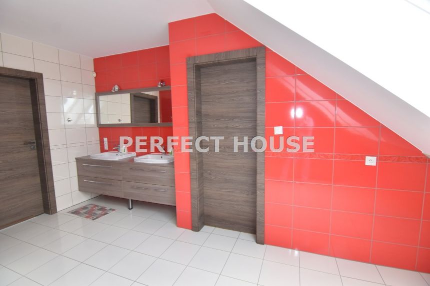 WOLNOSTOJĄCY Z APARTAMENTEM blisko PST i CENTRUM miniaturka 16