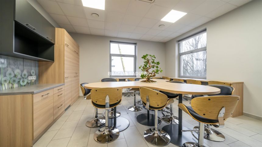 Powierzchnia biurowa z parkingiem  - 400m2 miniaturka 34