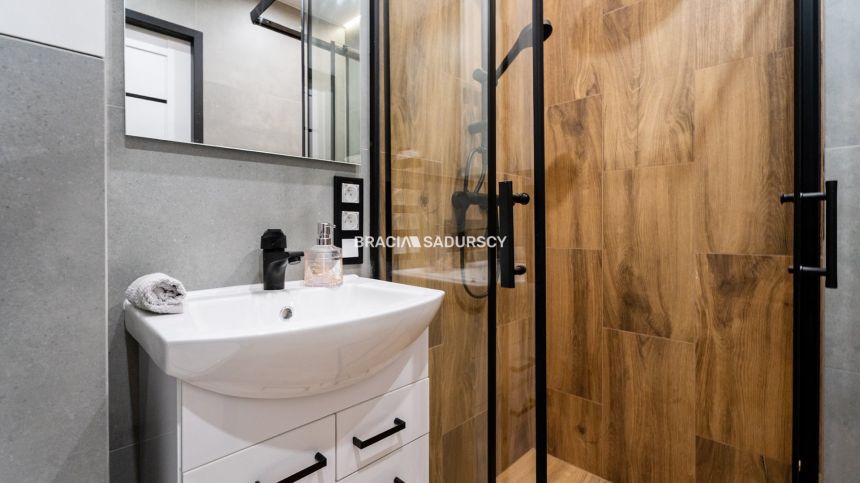 Świetna Lokalizacja,Mieszkanie po Remoncie Skawina miniaturka 22