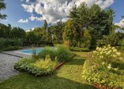 Przestronny dom z basenem i pięknym ogrodem miniaturka 2