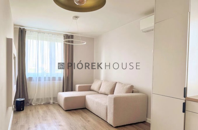 4-pokojowe mieszkanie na Włochach - zdjęcie 1