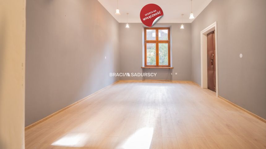 Lokal użytkowy z witryną uliczną na Szewskiej - zdjęcie 1