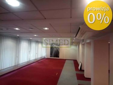 Centrum , parter , poziom chodnika ,parking ,24 h