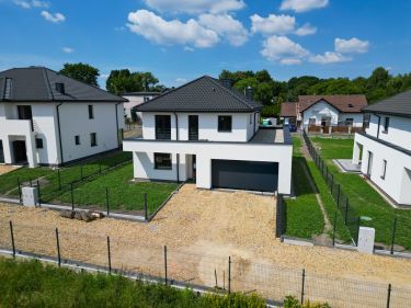 Reprezentacyjna willa, duże okna, garaż 2-miejsca