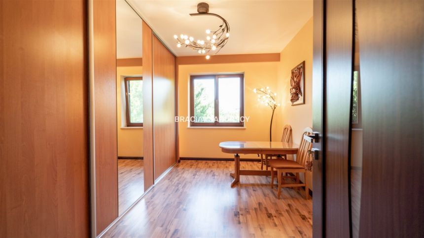 Rezydencja 420m2, 28 arów, 8 pokoji miniaturka 31