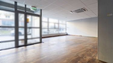 Lokal 135m2 front parter Kurdwanów