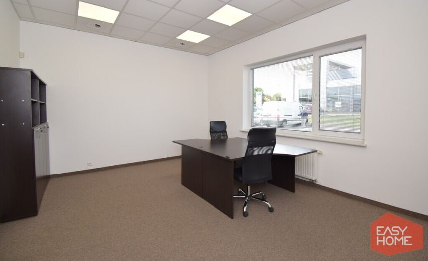 Lokal 90 m2, podzielony na 7 biur, klima., parking miniaturka 2
