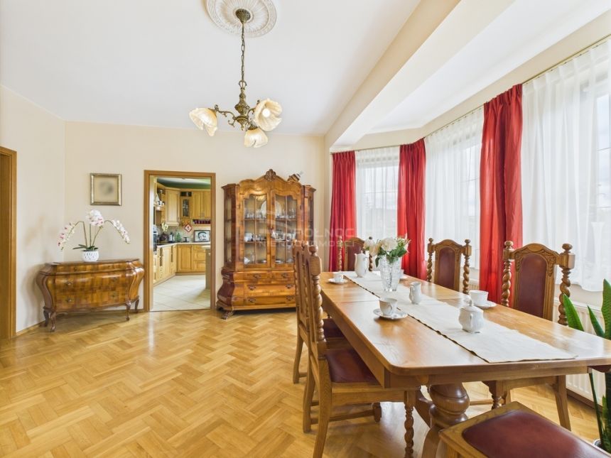 Duży dom na dużej działce miniaturka 3