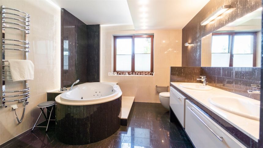 Rezydencja 420m2, 28 arów, 8 pokoji miniaturka 28