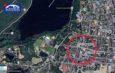 Lokale w kamienicy, kamienica