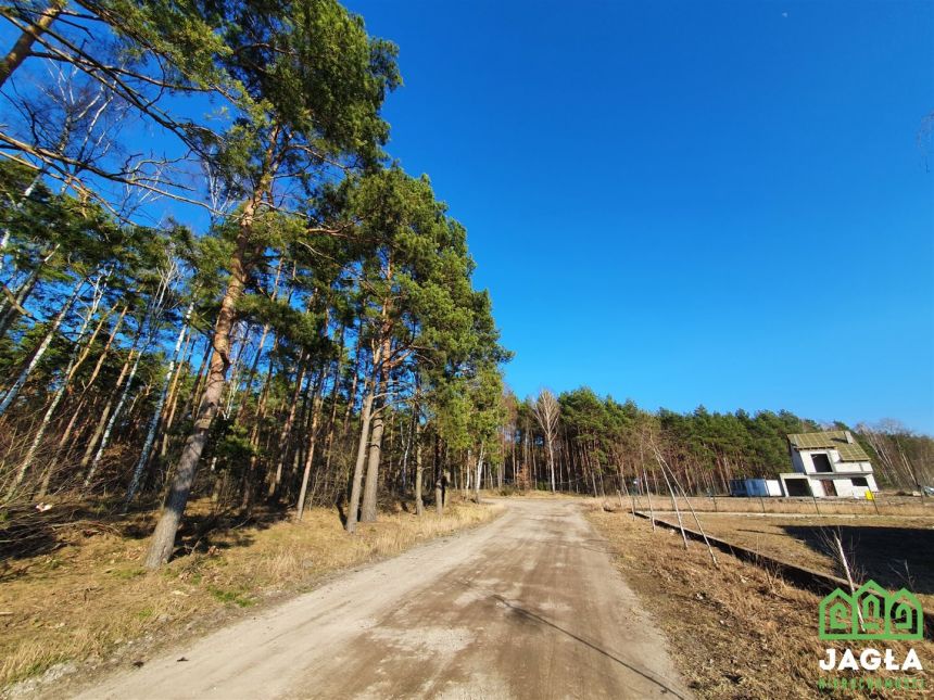 Murowaniec działka 880m2 -wylane fundamenty miniaturka 2