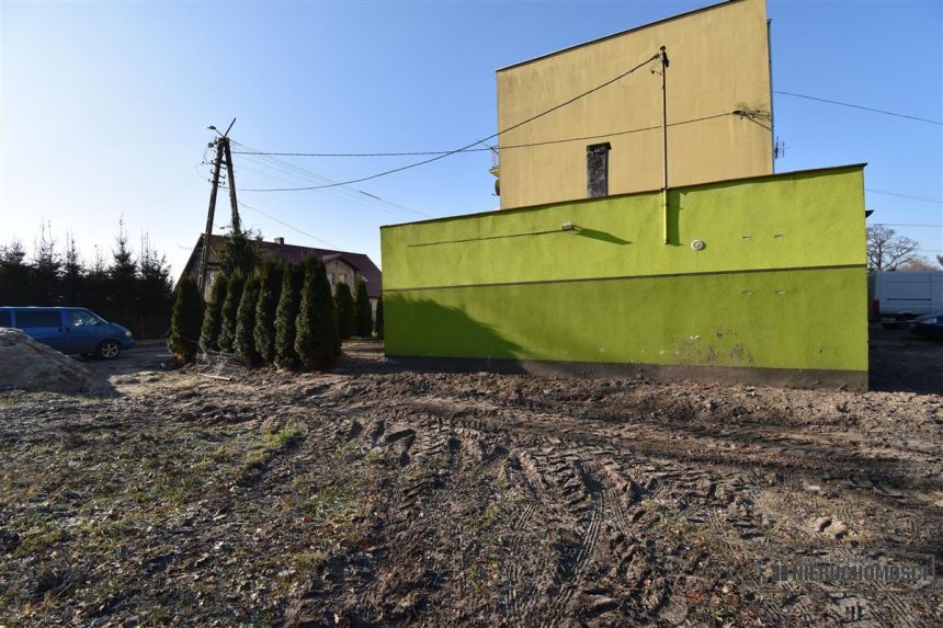Rozpoczęta przebudowa sklepu na piętrowy dom miniaturka 4