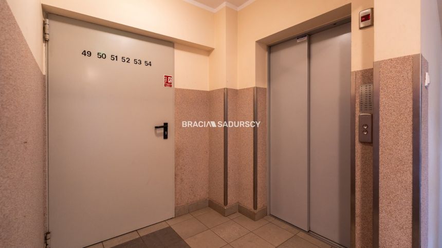3 pokoje, dwa balkony, po remoncie miniaturka 36