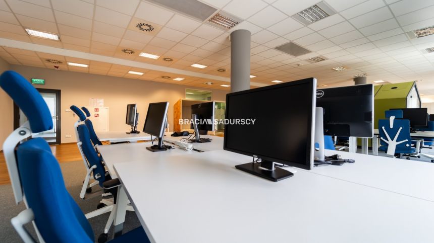 powierzchnia biurowa w nowoczesnym biurowcu miniaturka 37