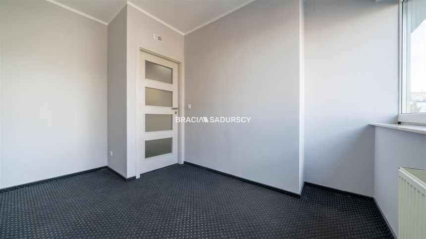 Lokal / biuro / usługi / ul. Centralna miniaturka 11