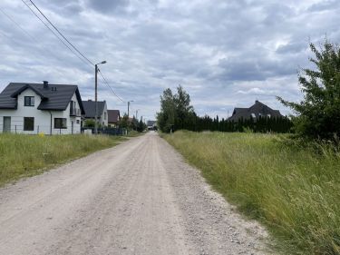 Działka budowlana 902 m² - blisko Warszawy.