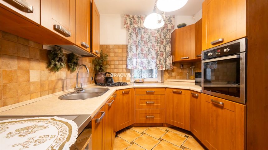 Dom wolno stojący o pow. użytkowej ok. 211,5 m2 miniaturka 6