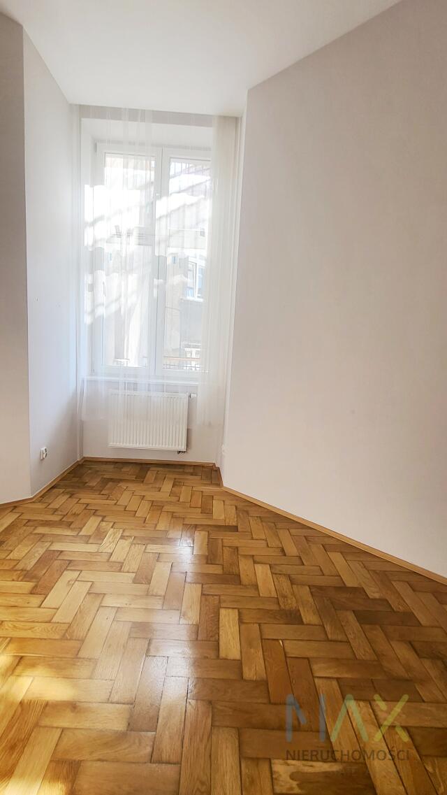 Wyremontowane 4 pokoje na Starym Mieście miniaturka 12