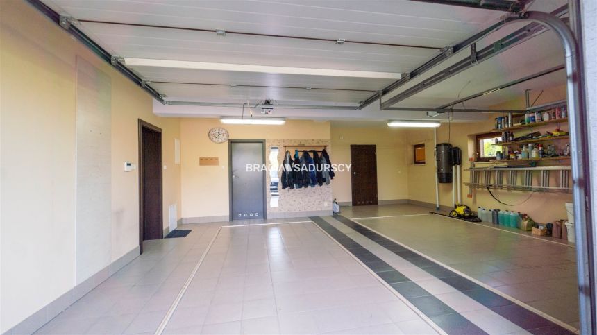 Rezydencja 420m2, 28 arów, 8 pokoji miniaturka 40