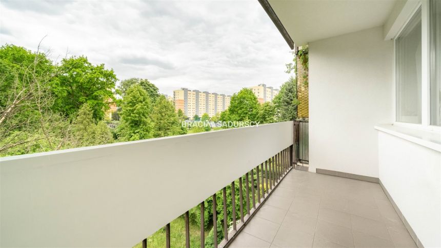 GUSTOWNE, ZADBANE,  2-POKOJOWE Z ODDZIELNĄ KUCHNIĄ miniaturka 19