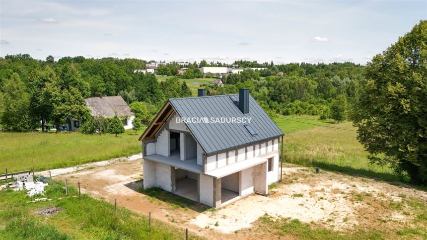 Dom w spokojnej okolicy Jeziora Dobczyckiego. miniaturka 6