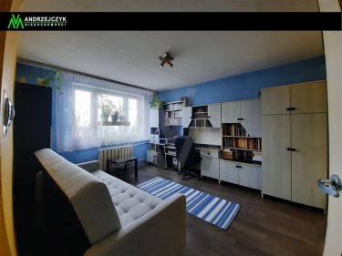 Trzy Pokoje, Garderoba  77m2,  + Piwnic 8m2