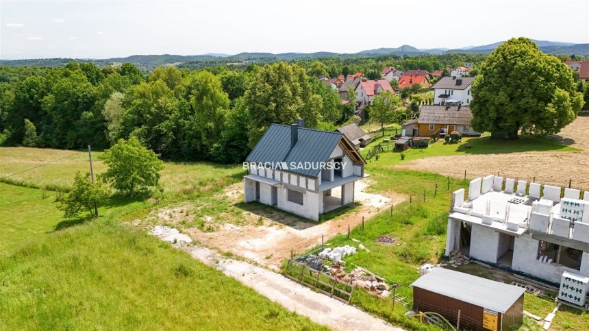 Dom w spokojnej okolicy Jeziora Dobczyckiego. miniaturka 7