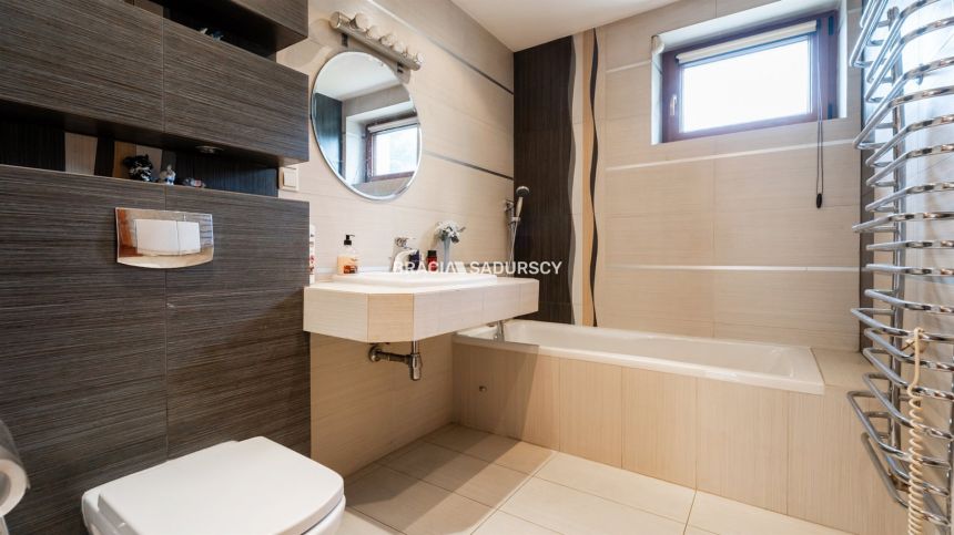 Duży, atrakcyjny dom w Bochni miniaturka 35