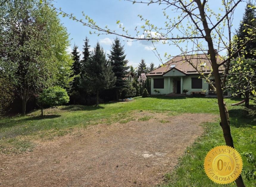 Ponad 14 000 m2 działki, solidny, do wprowadzenia - zdjęcie 1