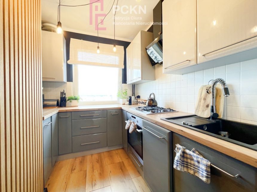 Zadbane 3 pokoje na ZWM – 10. piętro, 60 m² miniaturka 3