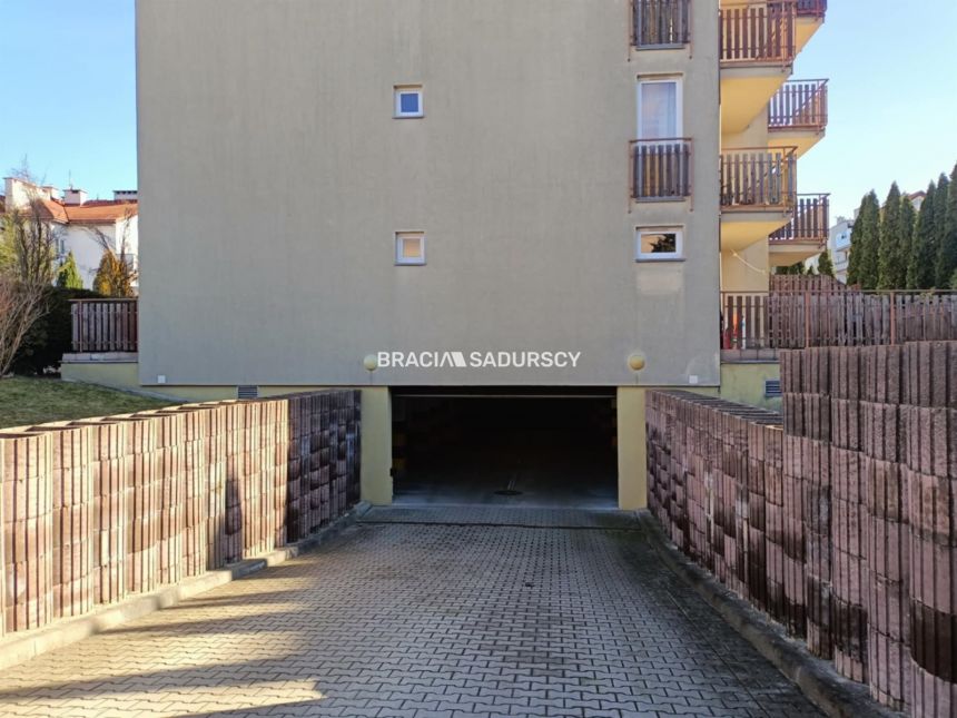 Miejsce postojowe w garażu podziemnym ul. Obozowa miniaturka 6