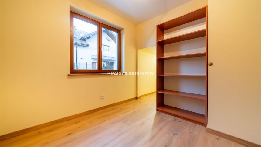 Wysoki standard, ponad 300 m2, 12,5 arowa działka miniaturka 19