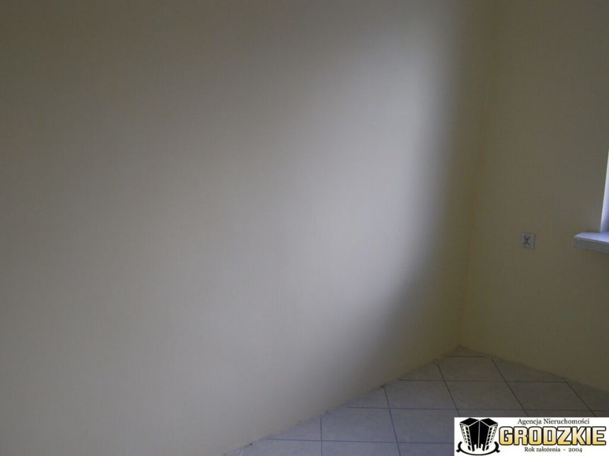 Nieduże,wyremontowane w Przemyślu miniaturka 3