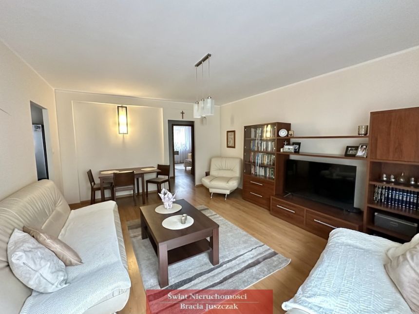 Balkon (10 mkw), łazienka z oknem (7 mkw), garaż miniaturka 2