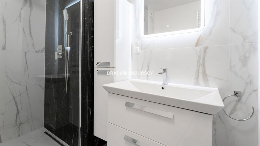 2 pok 40m2 z balkonem i tarasem na dachu budynku miniaturka 5
