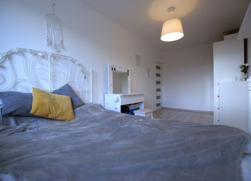 3 pokoje, osobna kuchnia, BALKON, PARKING, KSM miniaturka 8