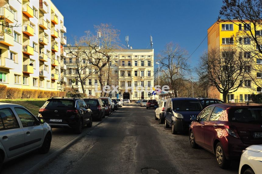Sprzedam 4 pokojowe mieszkanie przy Bazarowej. miniaturka 2