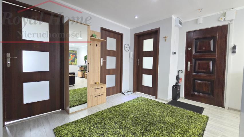 Przestronne, b. ładne 4 pok z balkonem w Oławie. miniaturka 11