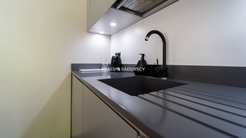 Lokal handlowy/biurowy 100m2/ parter/ul.Piastowska miniaturka 33