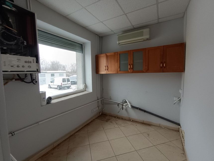 Lokal około 70m2, parter, czarnów miniaturka 5
