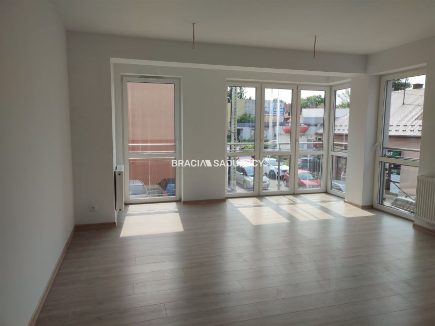 Skawina, 2 600 zł, 74.48 m2, umeblowane miniaturka 2