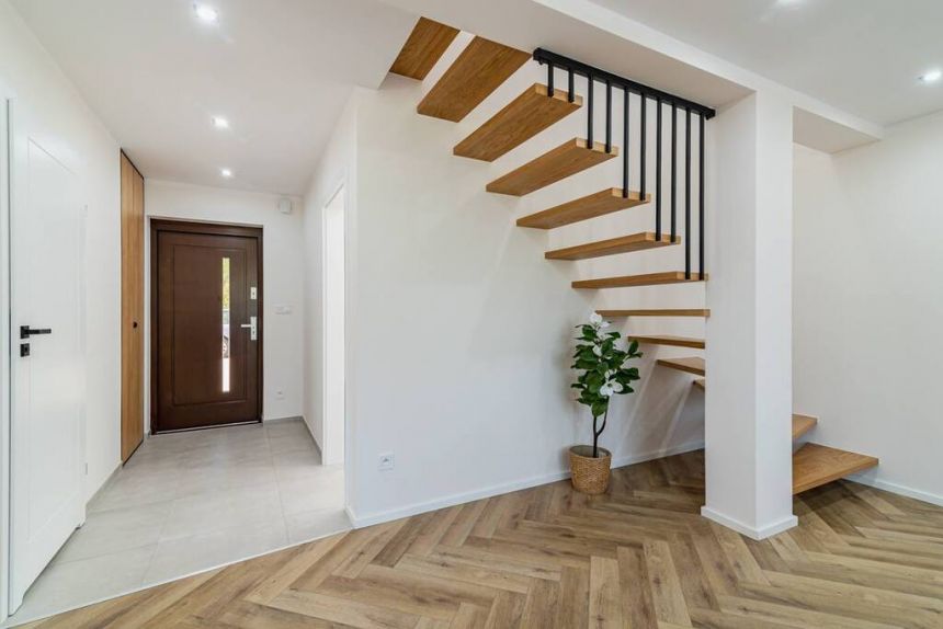 Na sprzedaż dwupoziomowy apartament z ogródkiem miniaturka 5
