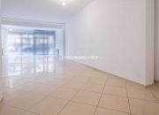 lokal 93m2 parter z witryna wynajem miniaturka 4
