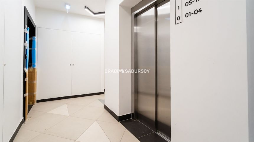 2 pok 40m2 z balkonem i tarasem na dachu budynku miniaturka 20